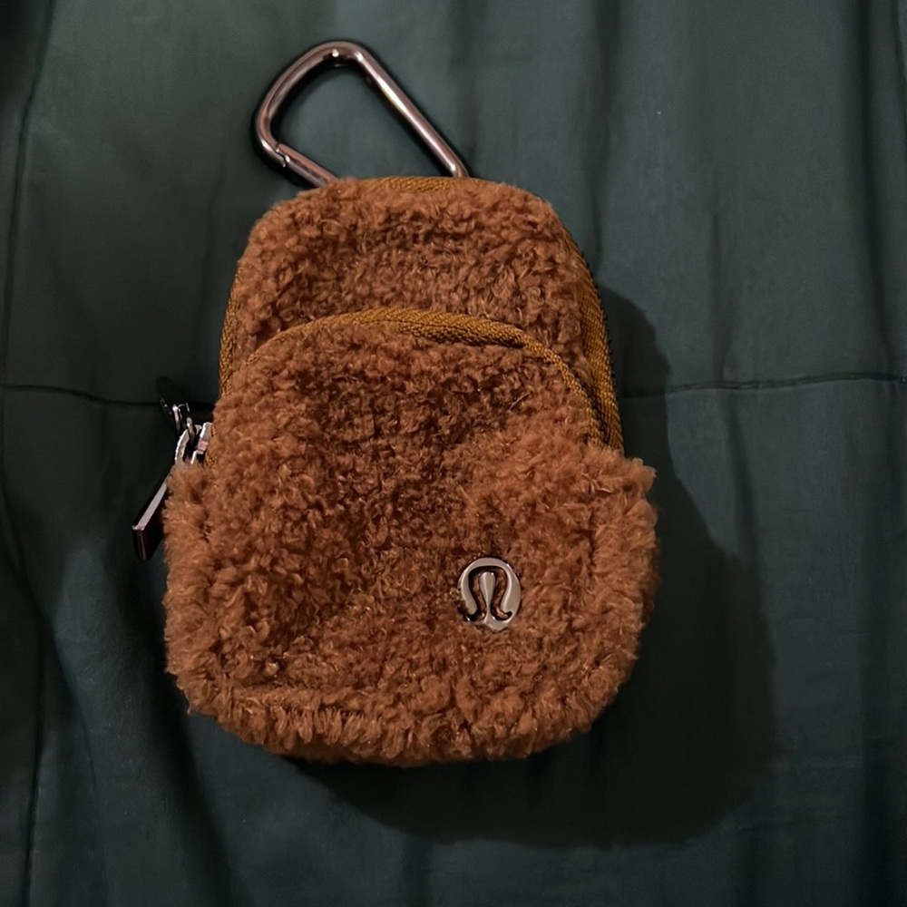 Lululemon clip on nano